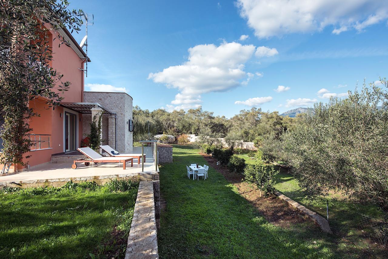 Girasole Villa Limni  Luaran gambar