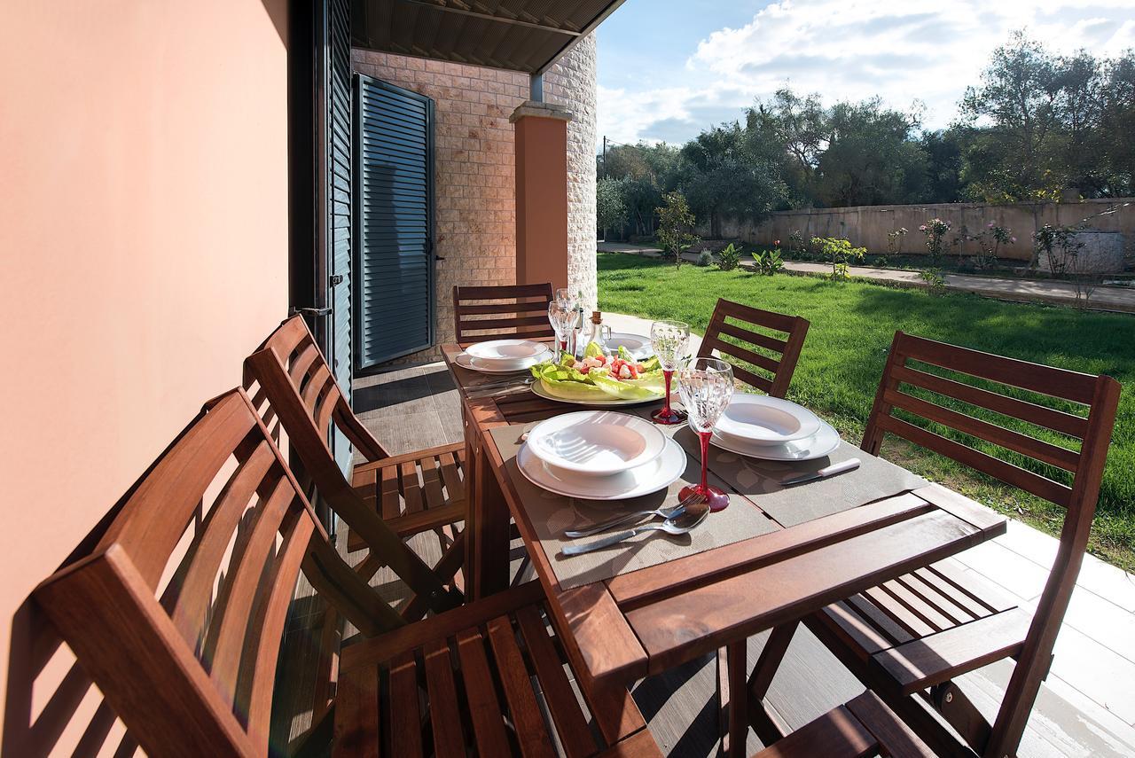Girasole Villa Limni  Luaran gambar